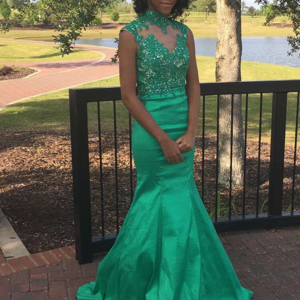 Beautiful Green Sequin Formal Dress